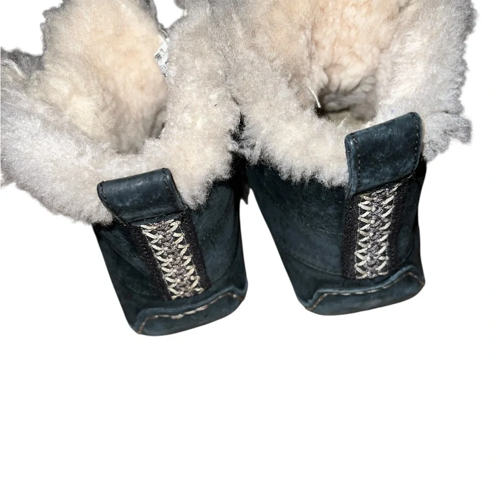 UGG Black Moccasins with Cream Shearling Size 7